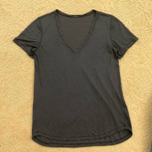 lululemon athletica Tops - Lululemon V Neck - size 6